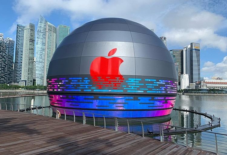 World s first floating Apple store to open in Singapore
