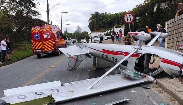 A small plane crashes in Brazil, killing 7 people