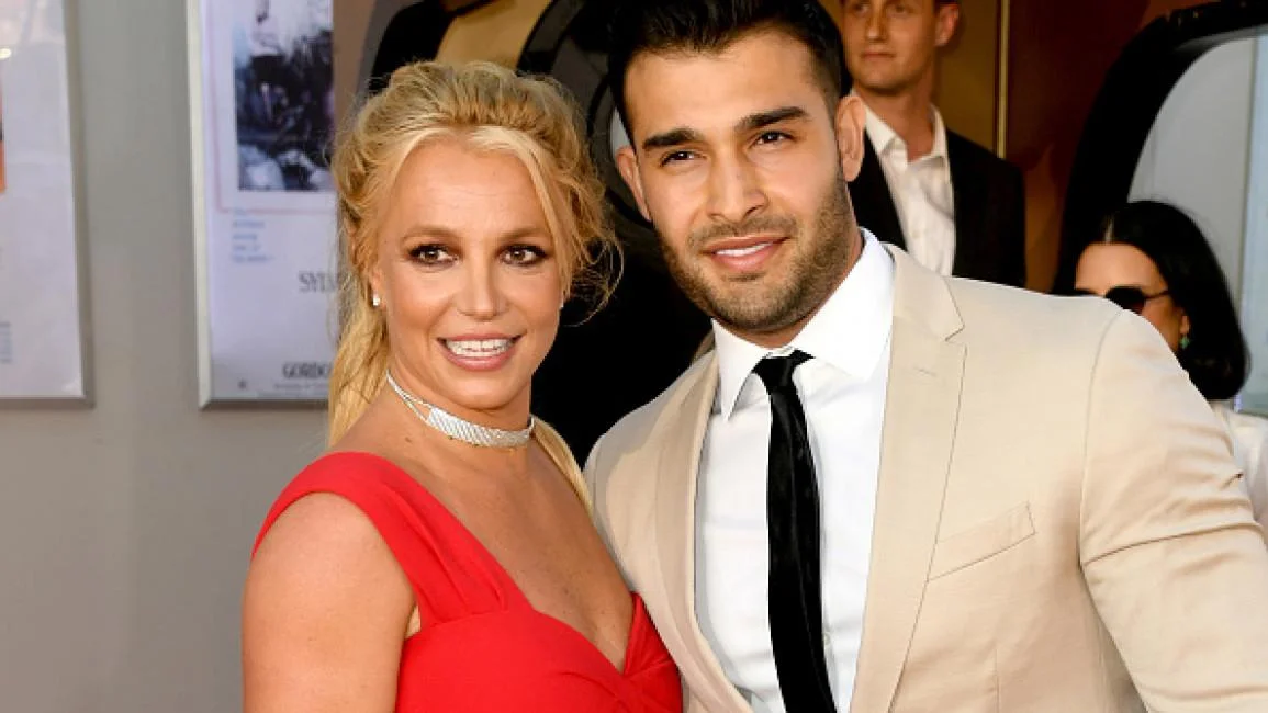 Britney Spears announces engagement to Muslim youth