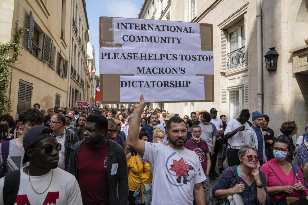 March on Paris against Corona virus ban