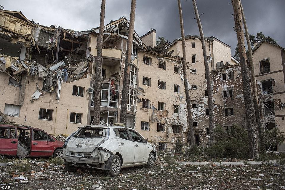 Russia announces truce in 2 Ukrainian cities on humanitarian grounds