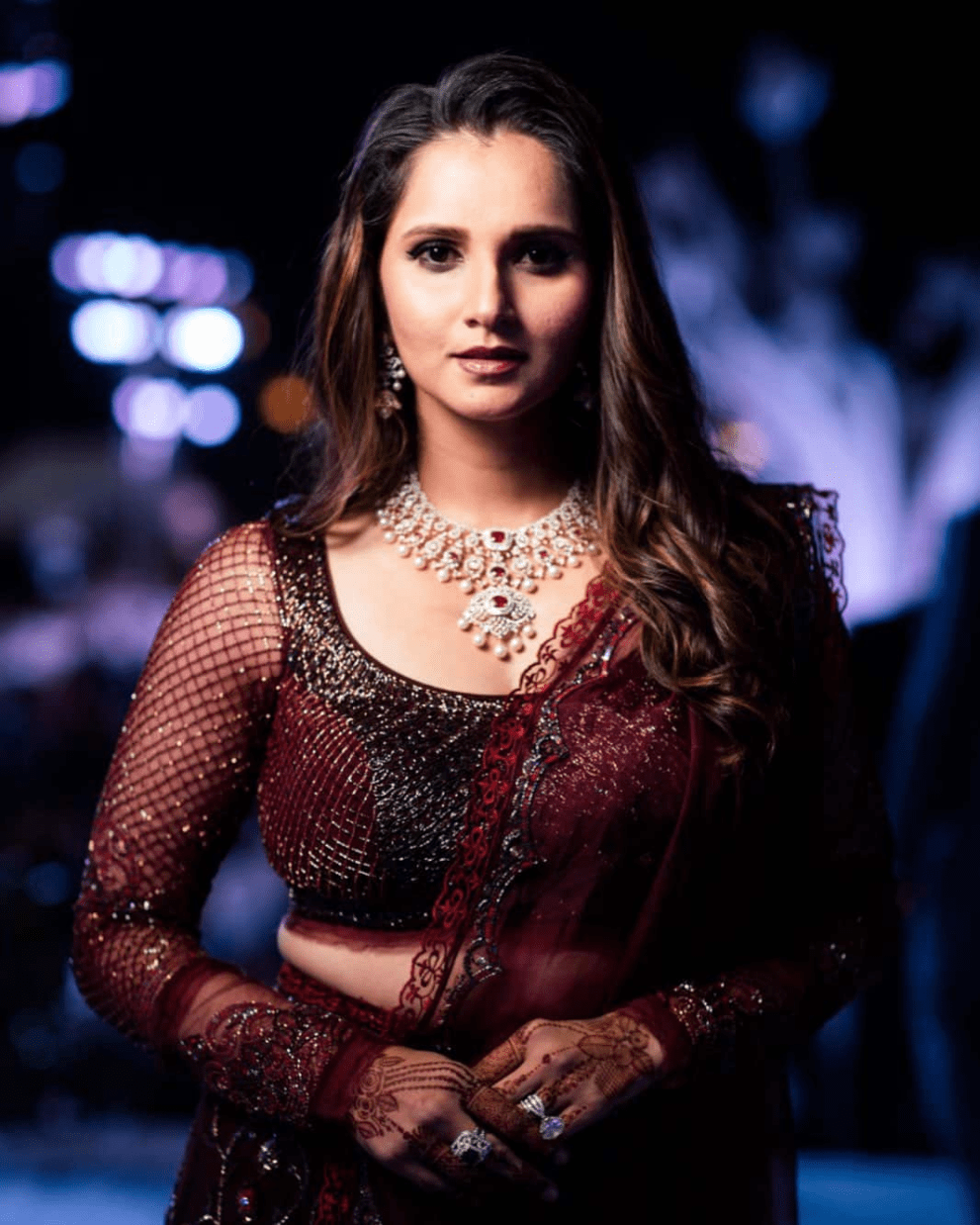 Which Bollywood filmmaker offered the item song: Sania Mirza's revelation