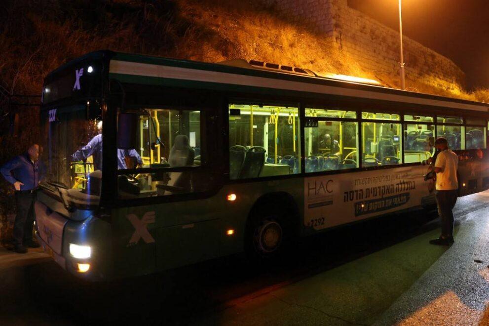 Jerusalem; Eight injured in terrorist attack on bus, two in critical condition