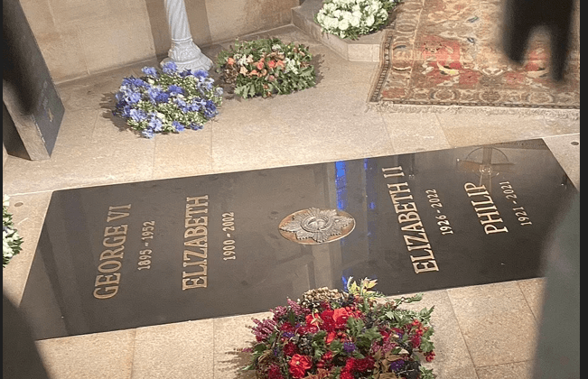 The picture of the grave of the Queen of Great Britain has been revealed