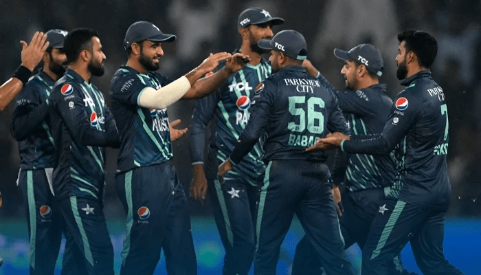 Tri-nation T20 series Pakistan defeated New Zealand by 6 wickets