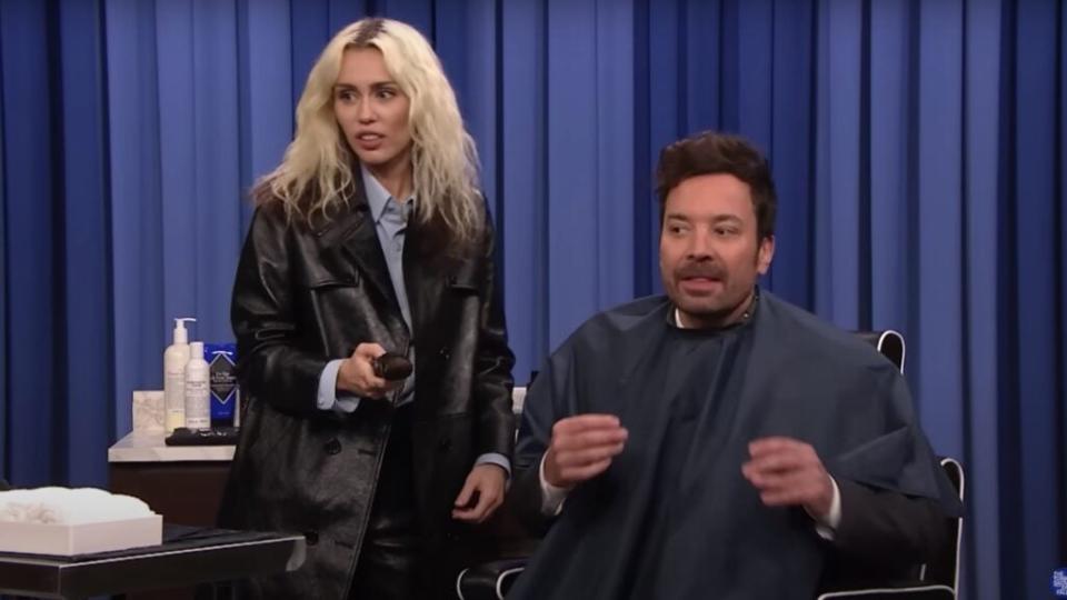 Miley Cyrus turns stylist for Jimmy Fallon