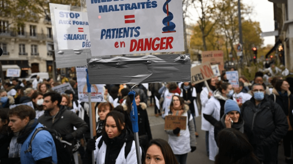 Triple epidemic in France liberal doctors call for strike